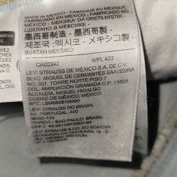 Men’s size 42 Levi Jean Shorts 541 Athletic Taper Light Wash NWT - Picture 7 of 8